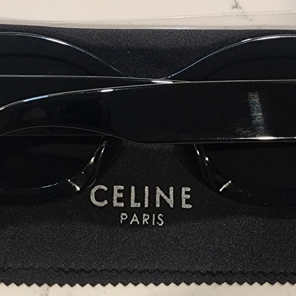Celine Triomphe Logo Black Oval Sunglasses 52mm CL40194U - Picture 4 of 8